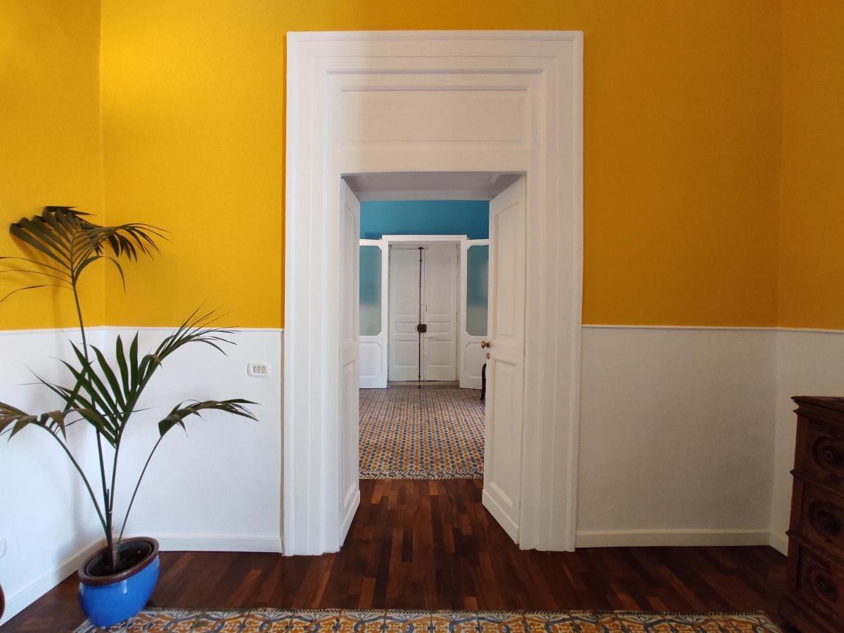 B&B Palazzo Mirelli Napoli Bagian luar foto