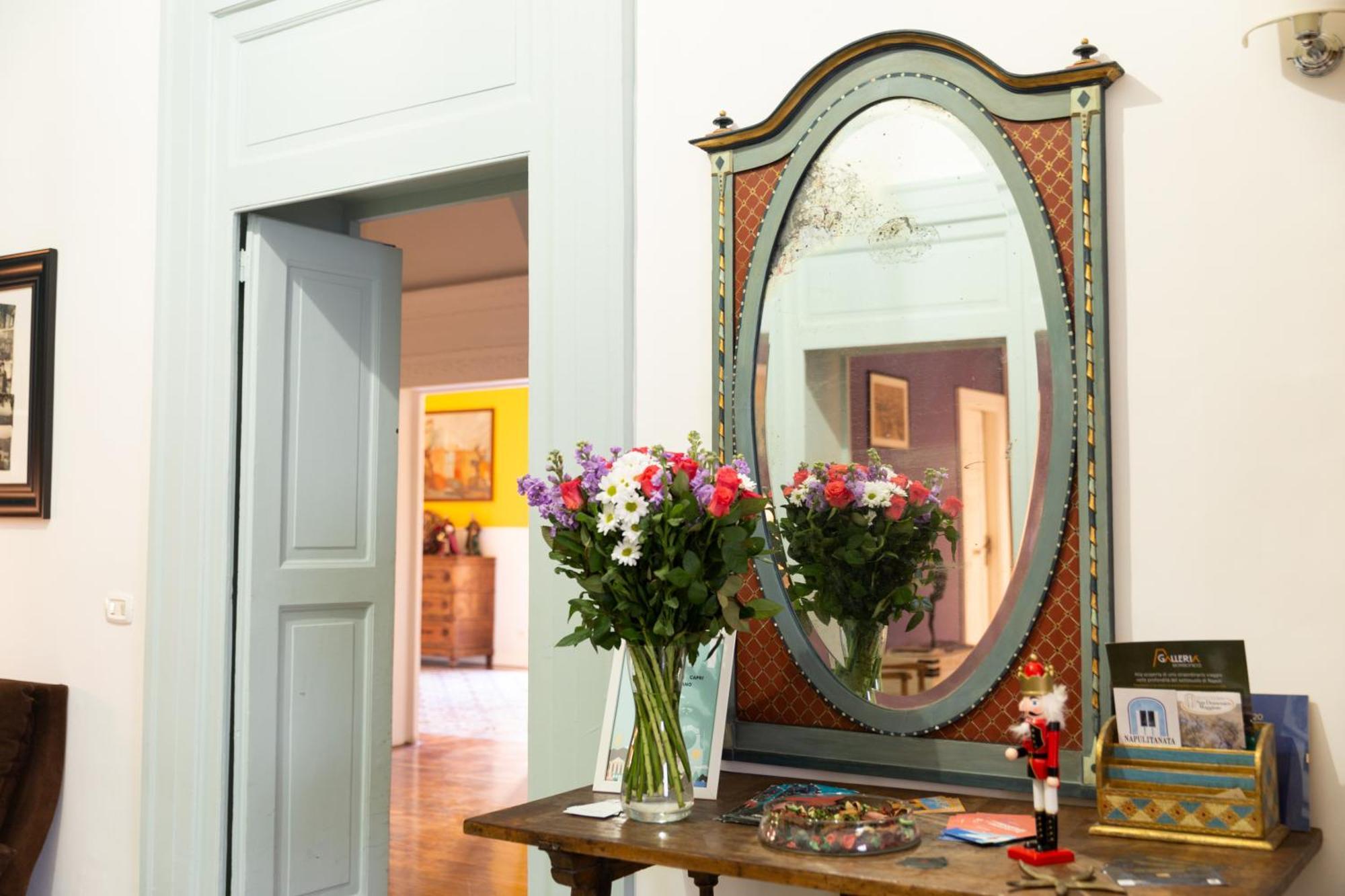 B&B Palazzo Mirelli Napoli Bagian luar foto