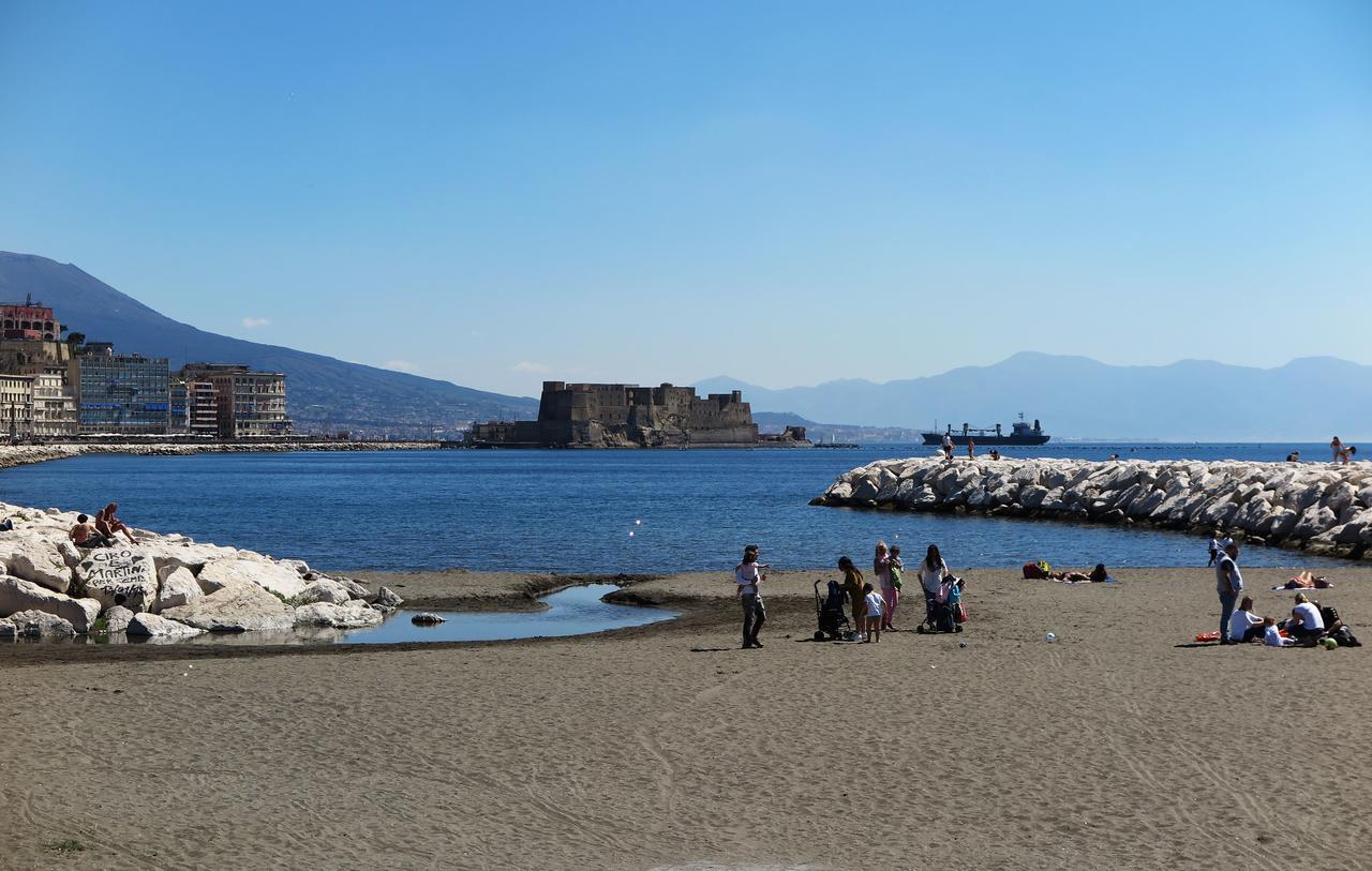 B&B Palazzo Mirelli Napoli Bagian luar foto