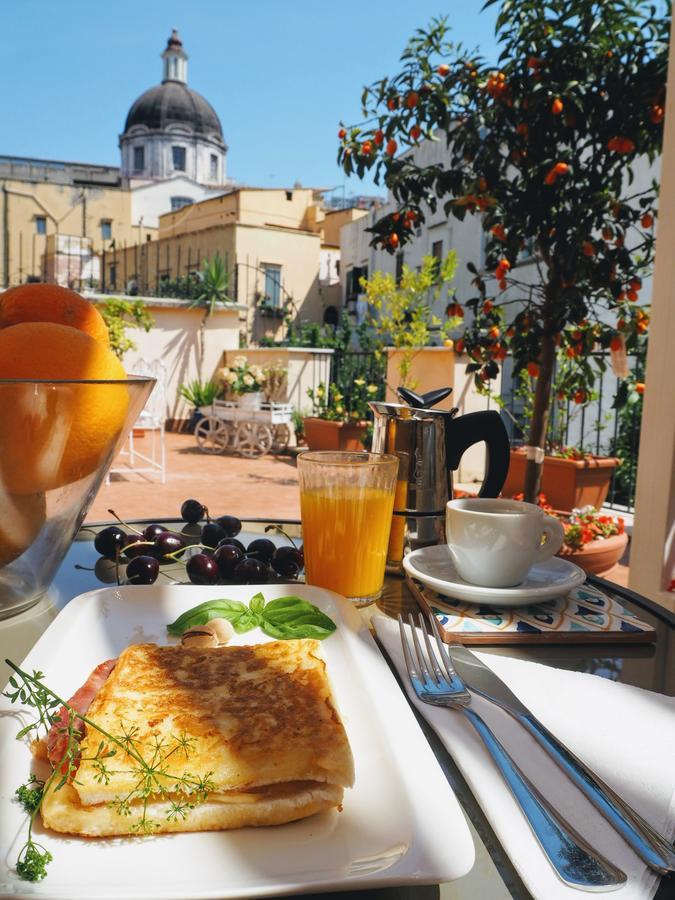 B&B Palazzo Mirelli Napoli Bagian luar foto