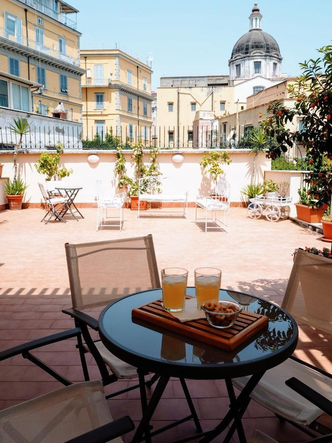 B&B Palazzo Mirelli Napoli Bagian luar foto